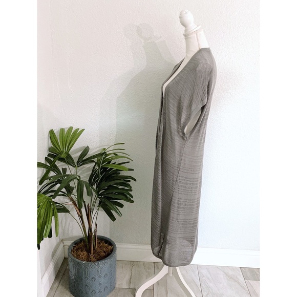 • gray duster • - Picture 2 of 3
